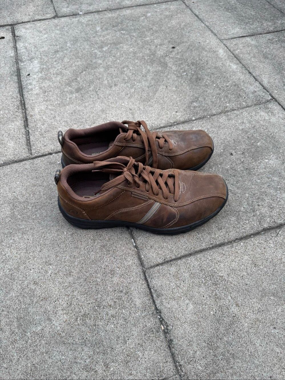 Skechers Superior Levoy Men’s 10.5 Brown Leather Relaxed Fit Memory Foam Shoes